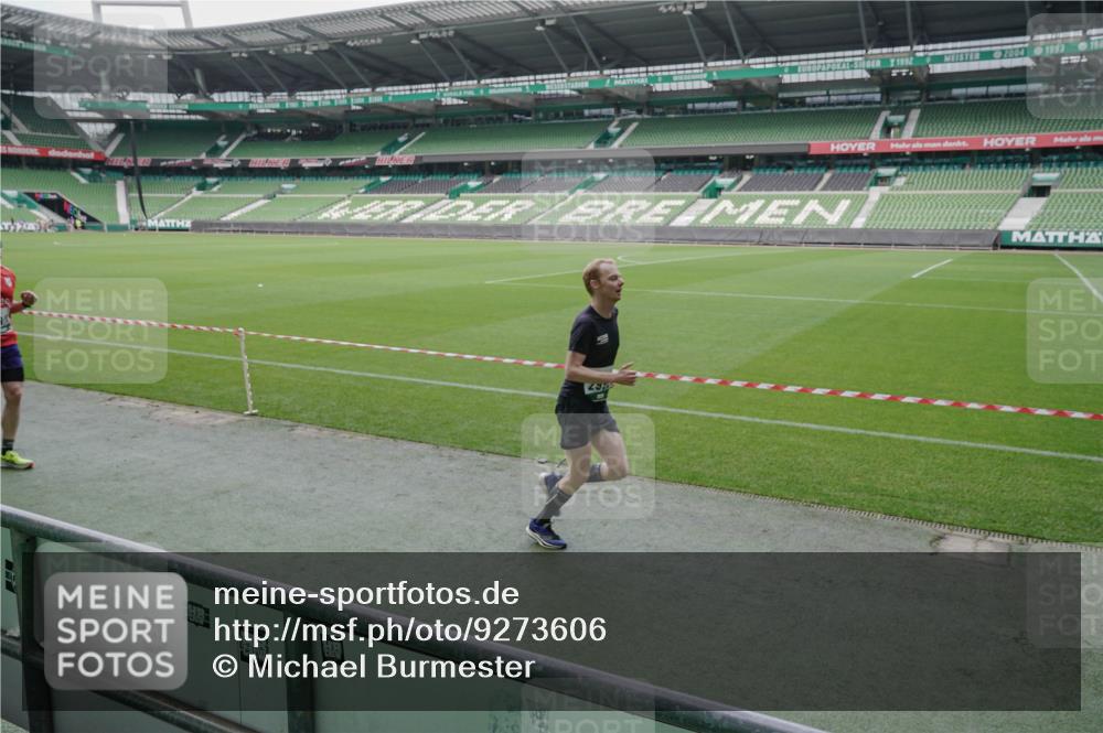 05.10.2025 - 20. swb-Marathon Bremen Michael Burmester http://msf.ph/oto/9273606 05.10.2025 12:48:59 Laufen im Stadion 492, 1195, 1625, 1654, 1724, 2119, 2594, 2974, 2988, 2990, 3124, 3320, 3324, 3819, 4353, 4385, 5103, 5599, 5786, 6171, 6251, 6463, 6632, 7904, 8216, 8244, 8507, 8630, 8687, 8897, 8923, 8932, 9114, 1370, 1607, 2241, 2643, 3768, 5264, 5918, 7735, 7831, 8729 meine-sportfotos.de