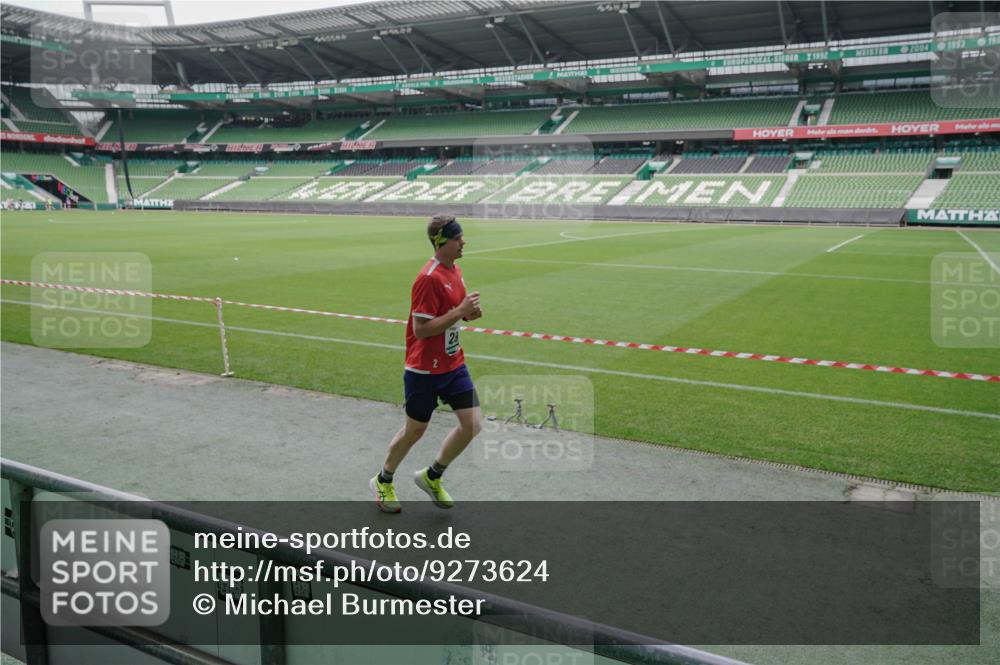 05.10.2025 - 20. swb-Marathon Bremen Michael Burmester http://msf.ph/oto/9273624 05.10.2025 12:49:00 Laufen im Stadion 492, 1195, 1625, 1654, 1724, 1727, 2119, 2594, 2974, 2988, 2990, 3124, 3320, 3324, 3819, 4353, 4385, 5103, 5599, 5786, 6171, 6251, 6463, 6632, 7904, 8216, 8244, 8507, 8630, 8687, 8897, 8923, 8932, 9114, 1370, 1607, 2241, 2643, 3768, 5264, 5918, 7735, 7831, 8729 meine-sportfotos.de