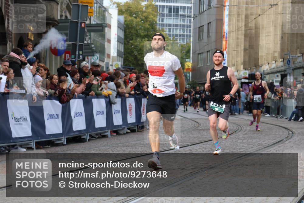 05.10.2025 - 20. swb-Marathon Bremen Strokosch-Dieckow http://msf.ph/oto/9273648 05.10.2025 13:03:30 Ziel 635, 2613, 4786, 5588 meine-sportfotos.de