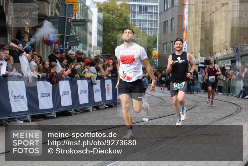 05.10.2025 - 20. swb-Marathon Bremen Strokosch-Dieckow http://msf.ph/oto/9273680 05.10.2025 13:03:30 Ziel 635, 2613, 4786, 5588 meine-sportfotos.de