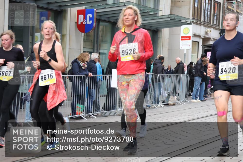 05.10.2025 - 20. swb-Marathon Bremen Strokosch-Dieckow http://msf.ph/oto/9273708 05.10.2025 11:11:39 Ziel 7007, 9420, 9526, 9648, 9675, 9726, 9784, 9867, 10463, 10499, 10540, 10815, 10839, 10849, 11088, 11215, 11563, 7007, 9420, 9526, 9648, 9675, 9726, 9784, 9867, 10463, 10499, 10540, 10815, 10839, 10849, 11088, 11215, 11563 meine-sportfotos.de
