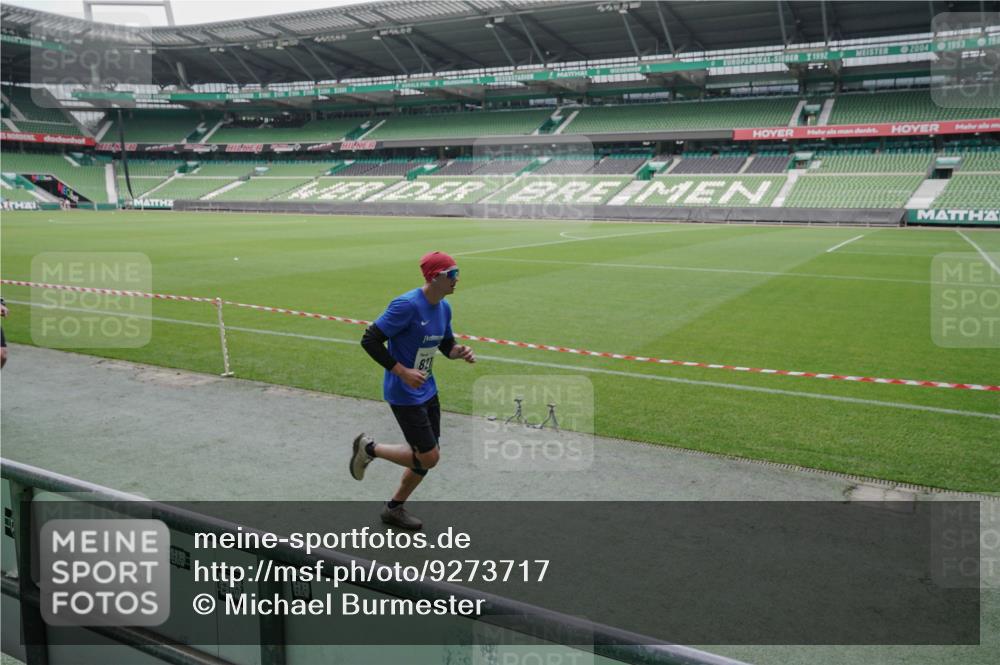 05.10.2025 - 20. swb-Marathon Bremen Michael Burmester http://msf.ph/oto/9273717 05.10.2025 12:49:12 Laufen im Stadion 150, 187, 270, 492, 1195, 1257, 1535, 1609, 1625, 1654, 1727, 1876, 2044, 2119, 2356, 2594, 2988, 2990, 3124, 3320, 3544, 3738, 3819, 3960, 4385, 5103, 5599, 6171, 6431, 6463, 6619, 6632, 6877, 7904, 8216, 8507, 8630, 8687, 8897, 9114, 1370, 1724, 2241, 2974, 3324, 3819, 4353, 5103, 5786, 6251, 8244, 8923, 8932 meine-sportfotos.de