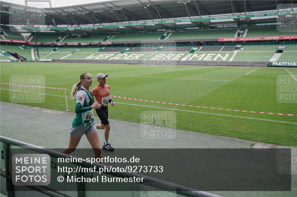05.10.2025 - 20. swb-Marathon Bremen Michael Burmester http://msf.ph/oto/9273733 05.10.2025 12:49:13 Laufen im Stadion 150, 187, 270, 492, 1195, 1257, 1535, 1609, 1625, 1654, 1727, 1876, 1904, 2044, 2119, 2356, 2594, 2988, 2990, 3124, 3320, 3544, 3738, 3960, 4385, 5599, 6171, 6431, 6463, 6619, 6632, 6877, 7904, 8216, 8507, 8630, 8687, 8897, 9114, 1370, 1724, 2974, 3324, 3819, 4353, 5103, 5786, 6251, 8244, 8923, 8932 meine-sportfotos.de