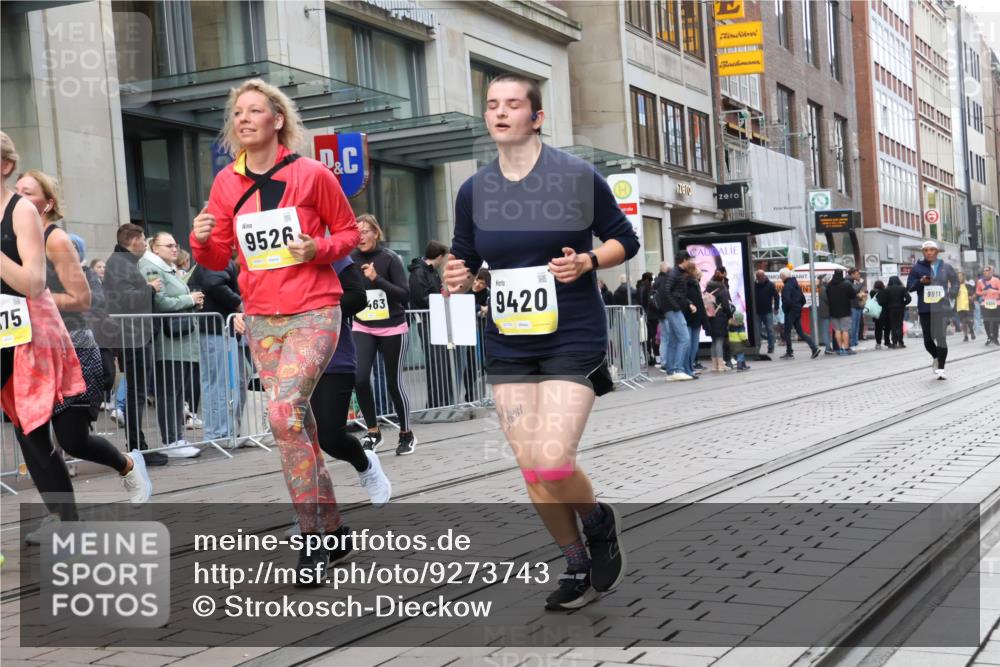 05.10.2025 - 20. swb-Marathon Bremen Strokosch-Dieckow http://msf.ph/oto/9273743 05.10.2025 11:11:40 Ziel 7007, 9420, 9526, 9648, 9675, 9726, 9784, 9867, 10463, 10499, 10540, 10815, 10839, 10849, 11088, 11215, 11563, 7007, 9420, 9526, 9648, 9675, 9726, 9784, 9867, 10463, 10499, 10540, 10815, 10839, 10849, 11088, 11215, 11563 meine-sportfotos.de