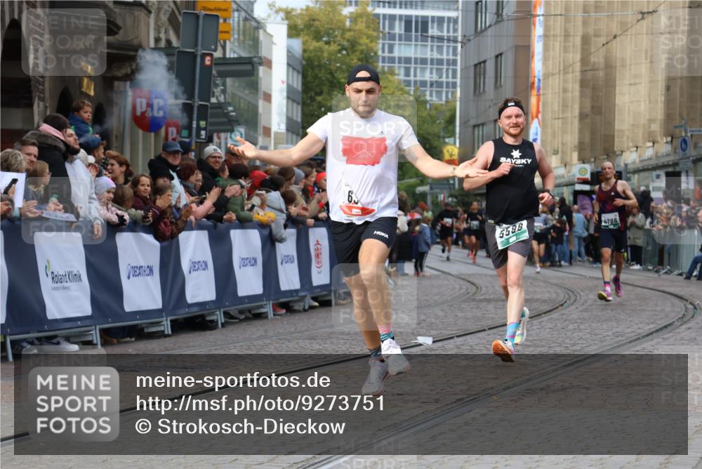 05.10.2025 - 20. swb-Marathon Bremen Strokosch-Dieckow http://msf.ph/oto/9273751 05.10.2025 13:03:30 Ziel 635, 2613, 4786, 5588 meine-sportfotos.de