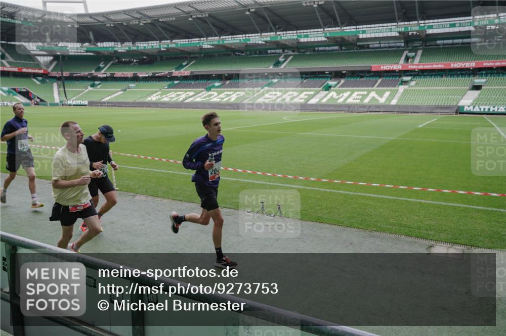 05.10.2025 - 20. swb-Marathon Bremen Michael Burmester http://msf.ph/oto/9273753 05.10.2025 12:49:18 Laufen im Stadion 150, 187, 270, 1195, 1257, 1535, 1609, 1625, 1654, 1727, 1876, 1904, 2044, 2119, 2356, 2594, 2988, 2990, 3124, 3544, 3738, 3960, 4385, 5599, 6171, 6431, 6463, 6619, 6632, 6877, 7647, 7904, 7987, 8216, 8507, 8630, 8687, 9114, 492, 1724, 2974, 3320, 3324, 3819, 4353, 5103, 5786, 6251, 8244, 8897, 8923, 8932 meine-sportfotos.de