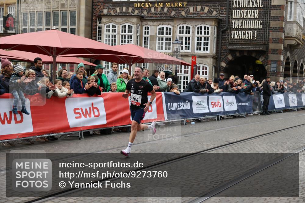 05.10.2025 - 20. swb-Marathon Bremen Yannick Fuchs http://msf.ph/oto/9273760 05.10.2025 12:25:23 Ziel 784 meine-sportfotos.de