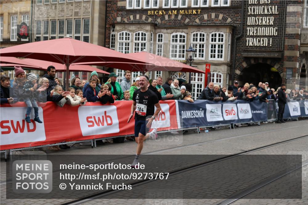 05.10.2025 - 20. swb-Marathon Bremen Yannick Fuchs http://msf.ph/oto/9273767 05.10.2025 12:25:23 Ziel 784 meine-sportfotos.de