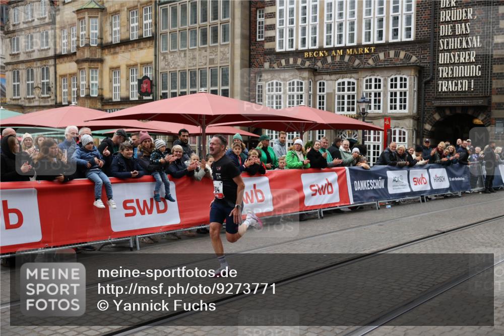 05.10.2025 - 20. swb-Marathon Bremen Yannick Fuchs http://msf.ph/oto/9273771 05.10.2025 12:25:24 Ziel 784 meine-sportfotos.de