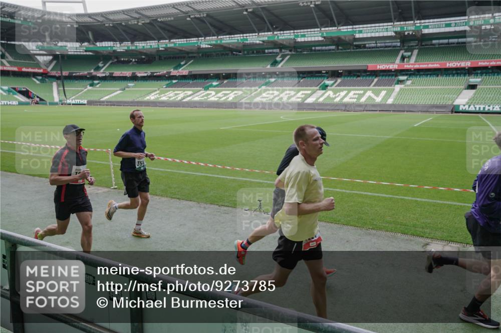 05.10.2025 - 20. swb-Marathon Bremen Michael Burmester http://msf.ph/oto/9273785 05.10.2025 12:49:18 Laufen im Stadion 150, 187, 270, 1195, 1257, 1535, 1609, 1625, 1654, 1727, 1876, 1904, 2044, 2119, 2356, 2594, 2988, 2990, 3124, 3544, 3738, 3960, 4385, 5599, 6171, 6431, 6463, 6619, 6632, 6877, 7647, 7904, 7987, 8216, 8507, 8630, 8687, 9114, 492, 1724, 2974, 3320, 3324, 3819, 4353, 5103, 5786, 6251, 8244, 8897, 8923, 8932 meine-sportfotos.de