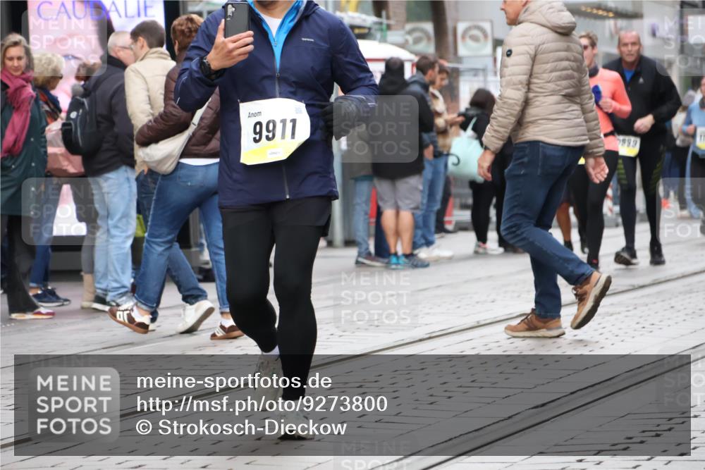 05.10.2025 - 20. swb-Marathon Bremen Strokosch-Dieckow http://msf.ph/oto/9273800 05.10.2025 11:11:44 Ziel 7007, 9420, 9526, 9675, 9726, 9784, 9867, 9911, 10463, 10499, 10815, 10839, 10849, 11215, 11563, 7007, 9420, 9526, 9675, 9726, 9784, 9867, 9911, 10463, 10499, 10815, 10839, 10849, 11215, 11563 meine-sportfotos.de