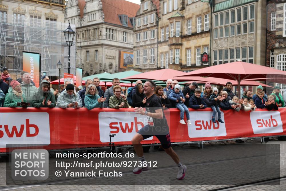 05.10.2025 - 20. swb-Marathon Bremen Yannick Fuchs http://msf.ph/oto/9273812 05.10.2025 12:25:24 Ziel 784 meine-sportfotos.de