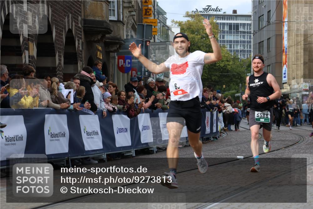 05.10.2025 - 20. swb-Marathon Bremen Strokosch-Dieckow http://msf.ph/oto/9273813 05.10.2025 13:03:31 Ziel 635, 2613, 4786, 5588 meine-sportfotos.de