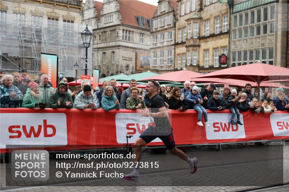05.10.2025 - 20. swb-Marathon Bremen Yannick Fuchs http://msf.ph/oto/9273815 05.10.2025 12:25:24 Ziel 784 meine-sportfotos.de