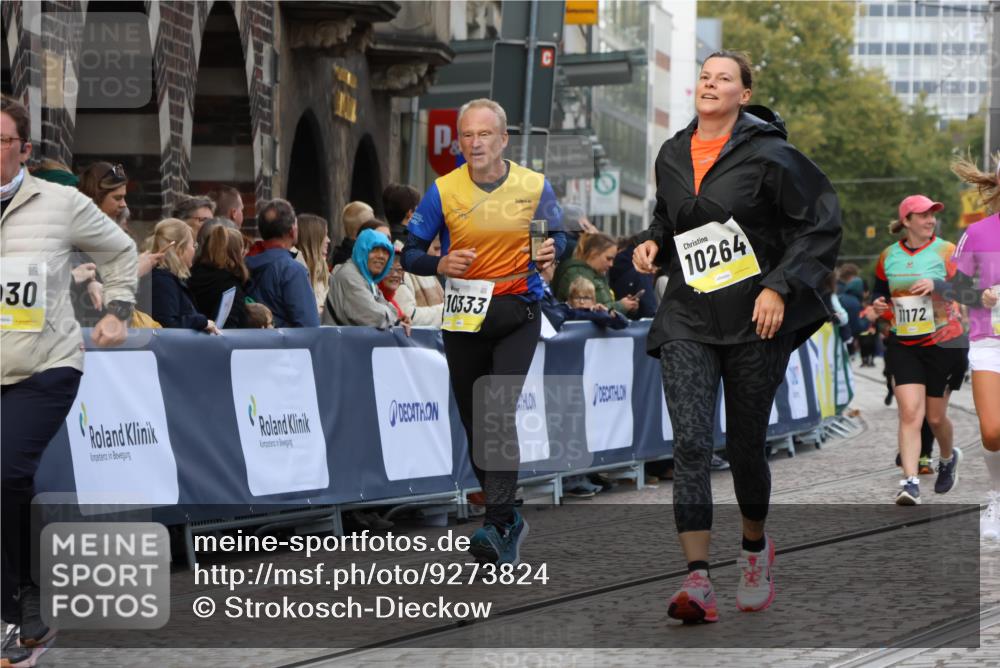 05.10.2025 - 20. swb-Marathon Bremen Strokosch-Dieckow http://msf.ph/oto/9273824 05.10.2025 11:11:32 Ziel 9453, 10058, 10264, 10320, 10333, 11030, 11191 meine-sportfotos.de