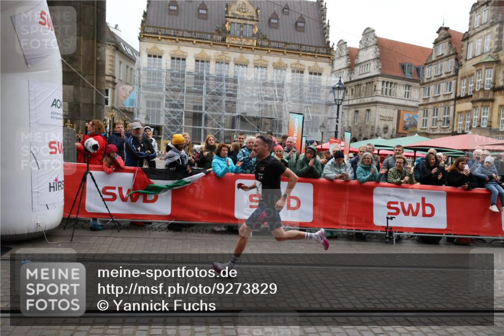 05.10.2025 - 20. swb-Marathon Bremen Yannick Fuchs http://msf.ph/oto/9273829 05.10.2025 12:25:24 Ziel 784 meine-sportfotos.de