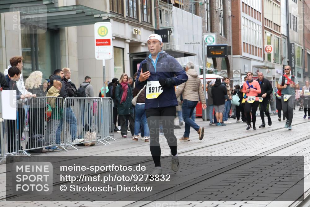 05.10.2025 - 20. swb-Marathon Bremen Strokosch-Dieckow http://msf.ph/oto/9273832 05.10.2025 11:11:45 Ziel 7007, 9420, 9526, 9675, 9726, 9867, 9911, 10463, 10499, 10815, 10839, 10849, 11215, 11563, 7007, 9420, 9526, 9675, 9726, 9867, 9911, 10463, 10499, 10815, 10839, 10849, 11215, 11563 meine-sportfotos.de