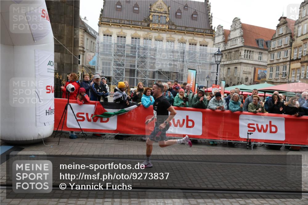 05.10.2025 - 20. swb-Marathon Bremen Yannick Fuchs http://msf.ph/oto/9273837 05.10.2025 12:25:24 Ziel 784 meine-sportfotos.de