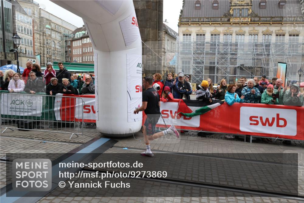 05.10.2025 - 20. swb-Marathon Bremen Yannick Fuchs http://msf.ph/oto/9273869 05.10.2025 12:25:25 Ziel 784 meine-sportfotos.de