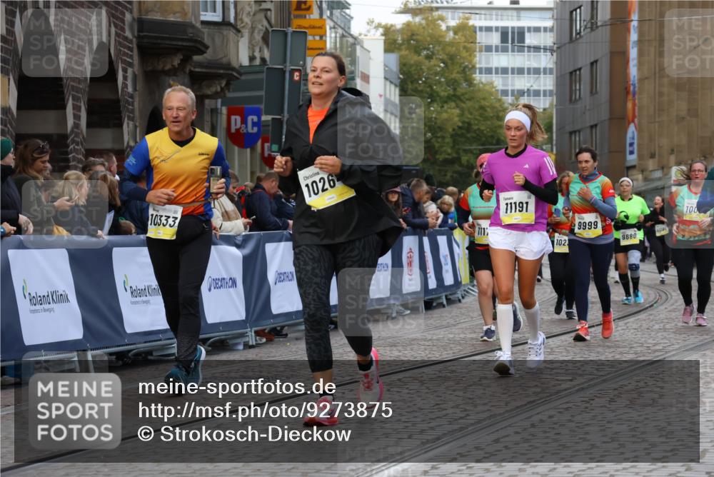 05.10.2025 - 20. swb-Marathon Bremen Strokosch-Dieckow http://msf.ph/oto/9273875 05.10.2025 11:11:32 Ziel 9453, 10058, 10264, 10320, 10333, 11030, 11191 meine-sportfotos.de