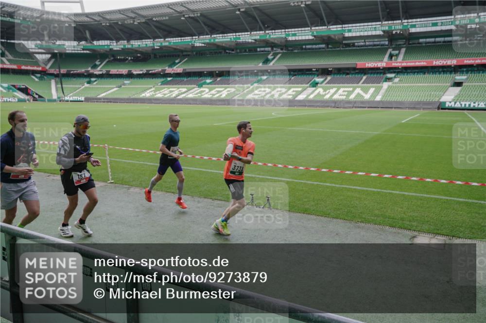 05.10.2025 - 20. swb-Marathon Bremen Michael Burmester http://msf.ph/oto/9273879 05.10.2025 12:49:26 Laufen im Stadion 150, 187, 270, 424, 1195, 1257, 1535, 1609, 1654, 1727, 1876, 1904, 2044, 2119, 2356, 2594, 2988, 2990, 3124, 3544, 3738, 3960, 4385, 4438, 5599, 6171, 6431, 6463, 6619, 6805, 6877, 7647, 7904, 7987, 8216, 8507, 8630, 9114, 492, 1625, 1724, 2974, 3320, 3819, 5103, 5786, 6251, 6463, 6632, 8244, 8687, 8897, 8923 meine-sportfotos.de