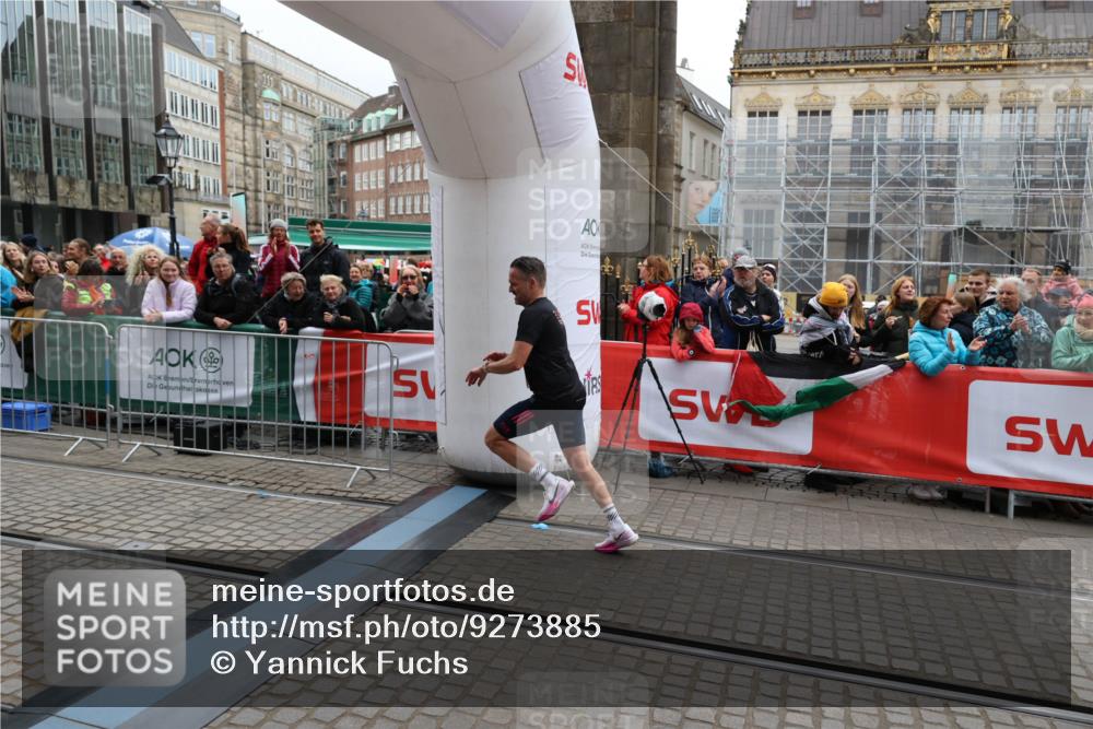 05.10.2025 - 20. swb-Marathon Bremen Yannick Fuchs http://msf.ph/oto/9273885 05.10.2025 12:25:25 Ziel 784 meine-sportfotos.de