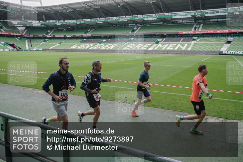 05.10.2025 - 20. swb-Marathon Bremen Michael Burmester http://msf.ph/oto/9273897 05.10.2025 12:49:27 Laufen im Stadion 150, 187, 270, 424, 1195, 1257, 1535, 1609, 1654, 1727, 1876, 1904, 2044, 2119, 2356, 2594, 2988, 2990, 3124, 3544, 3738, 3960, 4385, 4438, 5599, 6171, 6431, 6619, 6805, 6877, 7647, 7904, 7987, 8216, 8507, 8630, 9114, 492, 1625, 1724, 2974, 3320, 3819, 5103, 5599, 5786, 6251, 6463, 6632, 8244, 8687, 8897, 8923 meine-sportfotos.de
