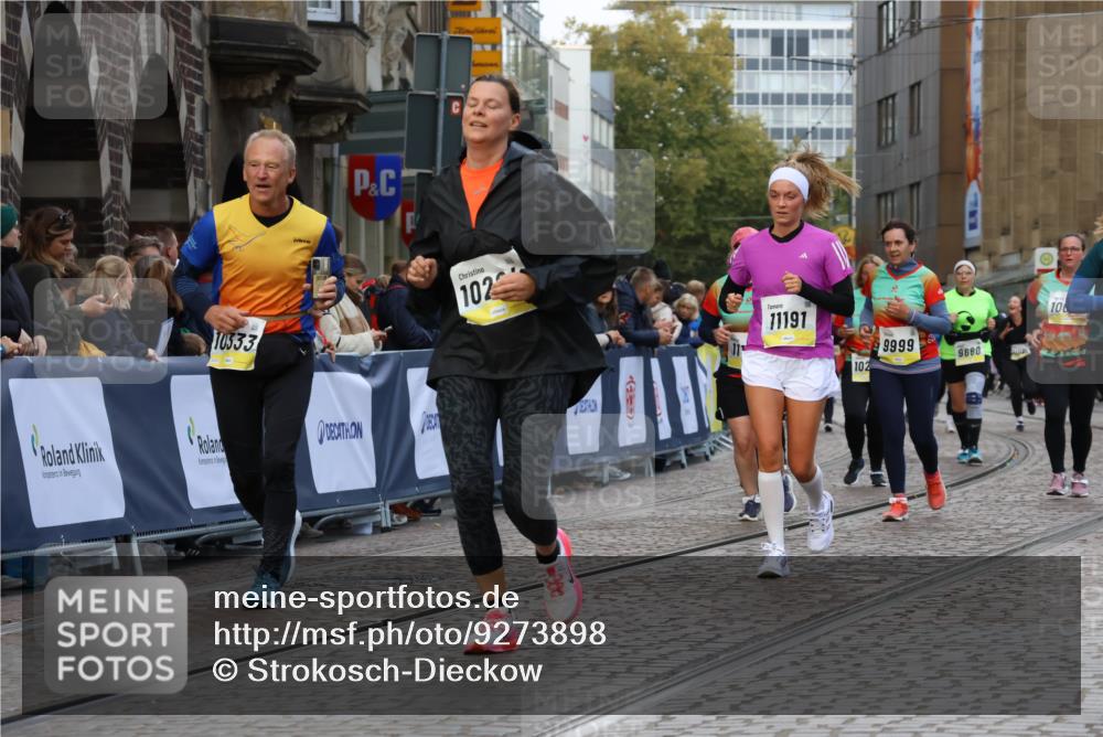 05.10.2025 - 20. swb-Marathon Bremen Strokosch-Dieckow http://msf.ph/oto/9273898 05.10.2025 11:11:32 Ziel 9453, 10058, 10264, 10320, 10333, 11030, 11191 meine-sportfotos.de
