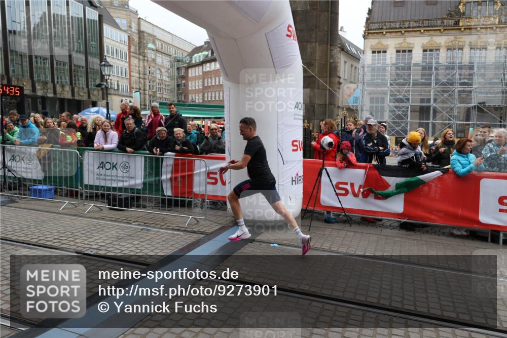 05.10.2025 - 20. swb-Marathon Bremen Yannick Fuchs http://msf.ph/oto/9273901 05.10.2025 12:25:25 Ziel 784 meine-sportfotos.de