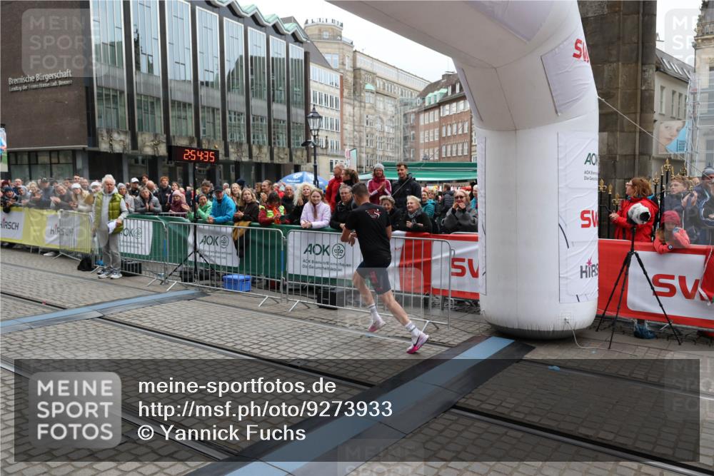 05.10.2025 - 20. swb-Marathon Bremen Yannick Fuchs http://msf.ph/oto/9273933 05.10.2025 12:25:25 Ziel 784 meine-sportfotos.de