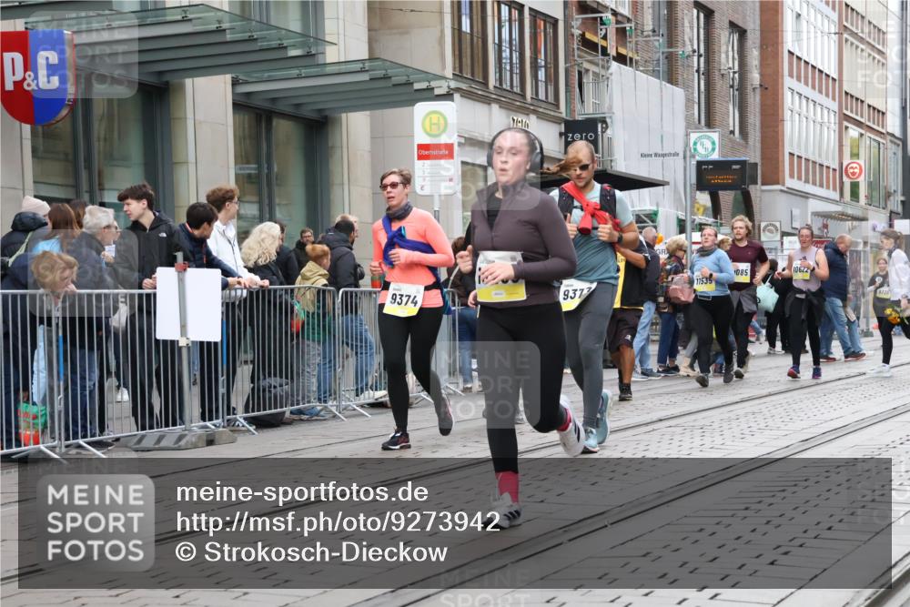 05.10.2025 - 20. swb-Marathon Bremen Strokosch-Dieckow http://msf.ph/oto/9273942 05.10.2025 11:11:51 Ziel 9373, 9374, 9420, 9526, 9675, 9726, 9867, 9911, 10463, 10499, 10622, 10815, 10849, 10899, 11085, 11535, 9373, 9374, 9420, 9526, 9675, 9726, 9867, 9911, 10463, 10499, 10622, 10815, 10849, 10899, 11085, 11535 meine-sportfotos.de
