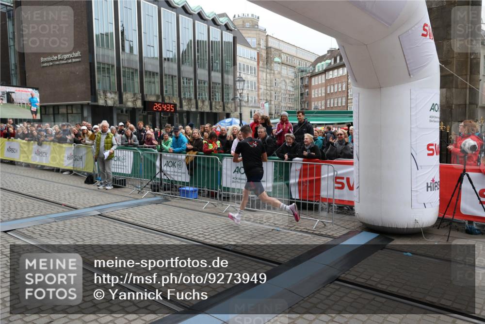 05.10.2025 - 20. swb-Marathon Bremen Yannick Fuchs http://msf.ph/oto/9273949 05.10.2025 12:25:25 Ziel 784 meine-sportfotos.de