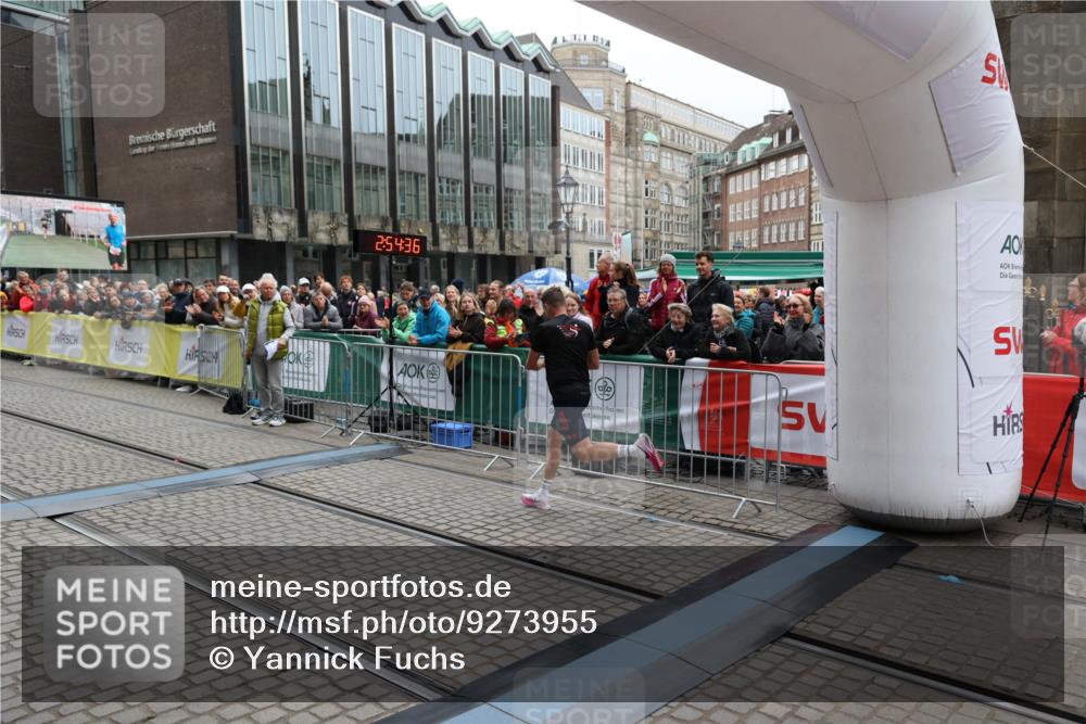 05.10.2025 - 20. swb-Marathon Bremen Yannick Fuchs http://msf.ph/oto/9273955 05.10.2025 12:25:25 Ziel 784 meine-sportfotos.de