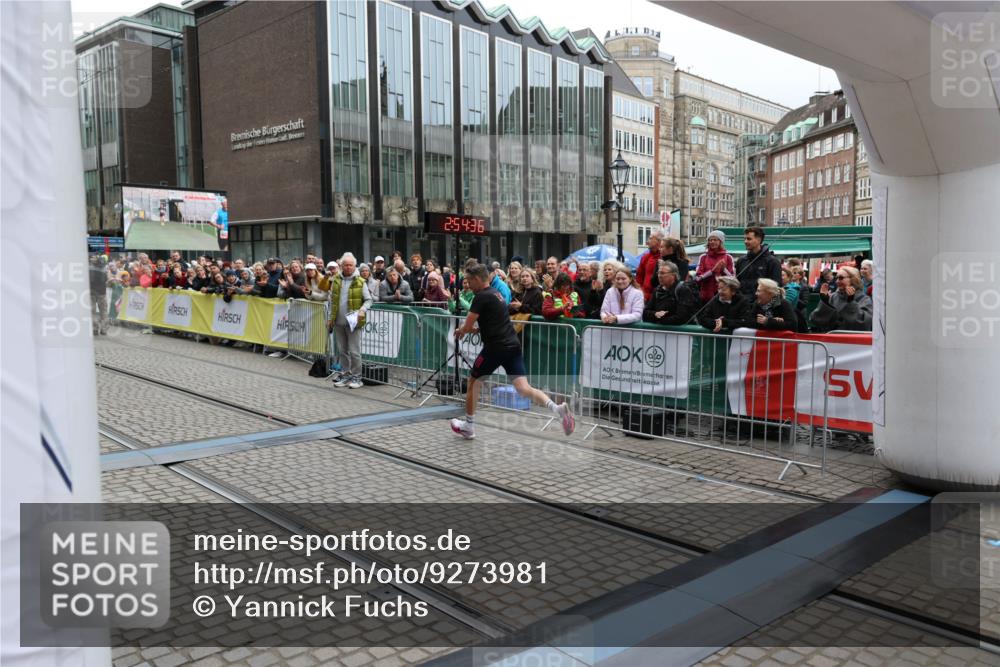 05.10.2025 - 20. swb-Marathon Bremen Yannick Fuchs http://msf.ph/oto/9273981 05.10.2025 12:25:26 Ziel 784 meine-sportfotos.de