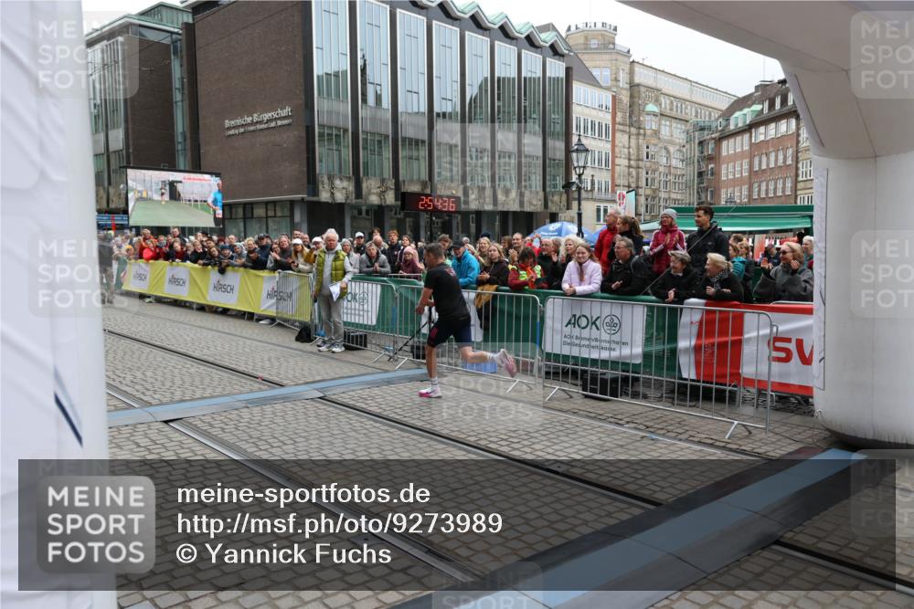 05.10.2025 - 20. swb-Marathon Bremen Yannick Fuchs http://msf.ph/oto/9273989 05.10.2025 12:25:26 Ziel 784 meine-sportfotos.de