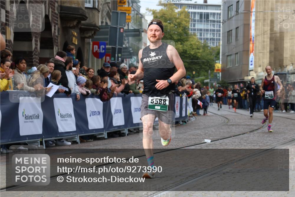 05.10.2025 - 20. swb-Marathon Bremen Strokosch-Dieckow http://msf.ph/oto/9273990 05.10.2025 13:03:32 Ziel 635, 2613, 4758, 4786, 5588 meine-sportfotos.de