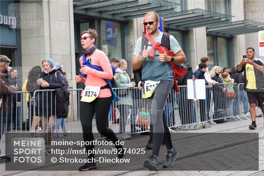 05.10.2025 - 20. swb-Marathon Bremen Strokosch-Dieckow http://msf.ph/oto/9274025 05.10.2025 11:11:54 Ziel 9373, 9374, 9526, 9675, 9726, 9867, 9911, 10463, 10499, 10622, 10849, 10899, 11085, 11535, 9373, 9374, 9526, 9675, 9726, 9867, 9911, 10463, 10499, 10622, 10849, 10899, 11085, 11535 meine-sportfotos.de