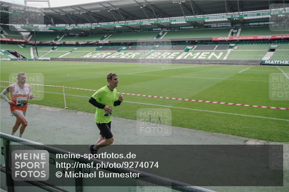 05.10.2025 - 20. swb-Marathon Bremen Michael Burmester http://msf.ph/oto/9274074 05.10.2025 12:49:48 Laufen im Stadion 150, 187, 217, 270, 287, 424, 511, 845, 939, 1257, 1388, 1535, 1609, 1707, 1727, 1876, 1904, 2044, 2356, 2594, 2988, 2990, 3124, 3259, 3353, 3544, 3738, 3885, 3960, 4006, 4367, 4438, 4870, 5118, 5894, 6214, 6281, 6431, 6619, 6805, 6877, 7647, 7987, 8216, 8401, 8536, 8873, 9118, 1195, 1654, 2119, 2990, 4385, 6171, 7904, 8507, 8630, 9114 meine-sportfotos.de