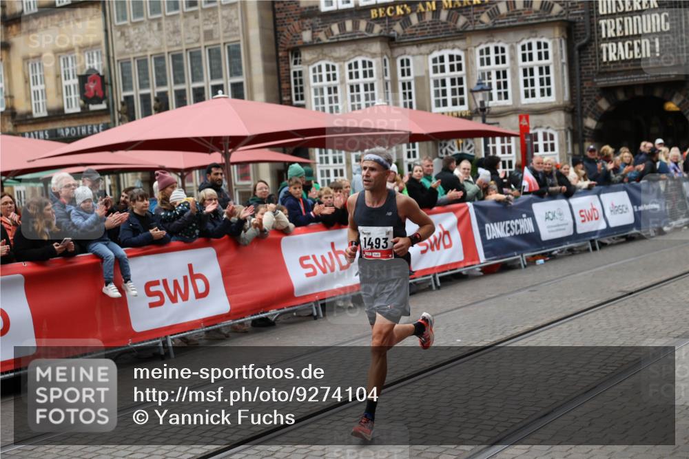 05.10.2025 - 20. swb-Marathon Bremen Yannick Fuchs http://msf.ph/oto/9274104 05.10.2025 12:26:55 Ziel 1493 meine-sportfotos.de
