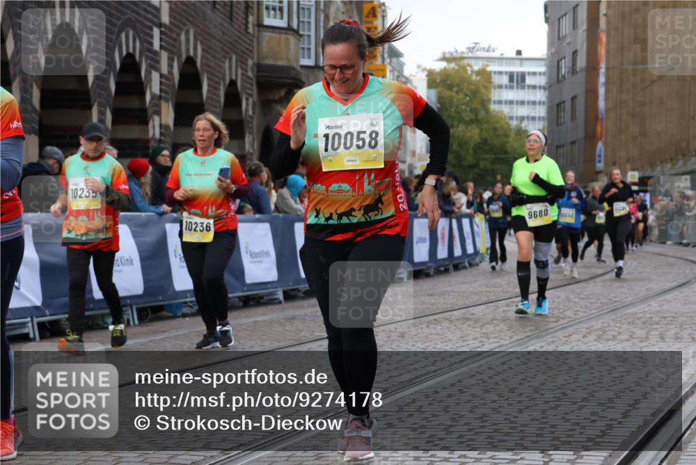 05.10.2025 - 20. swb-Marathon Bremen Strokosch-Dieckow http://msf.ph/oto/9274178 05.10.2025 11:11:40 Ziel 9453, 9680, 9999, 10058, 10235, 10236, 10264, 10333, 11172, 11191 meine-sportfotos.de