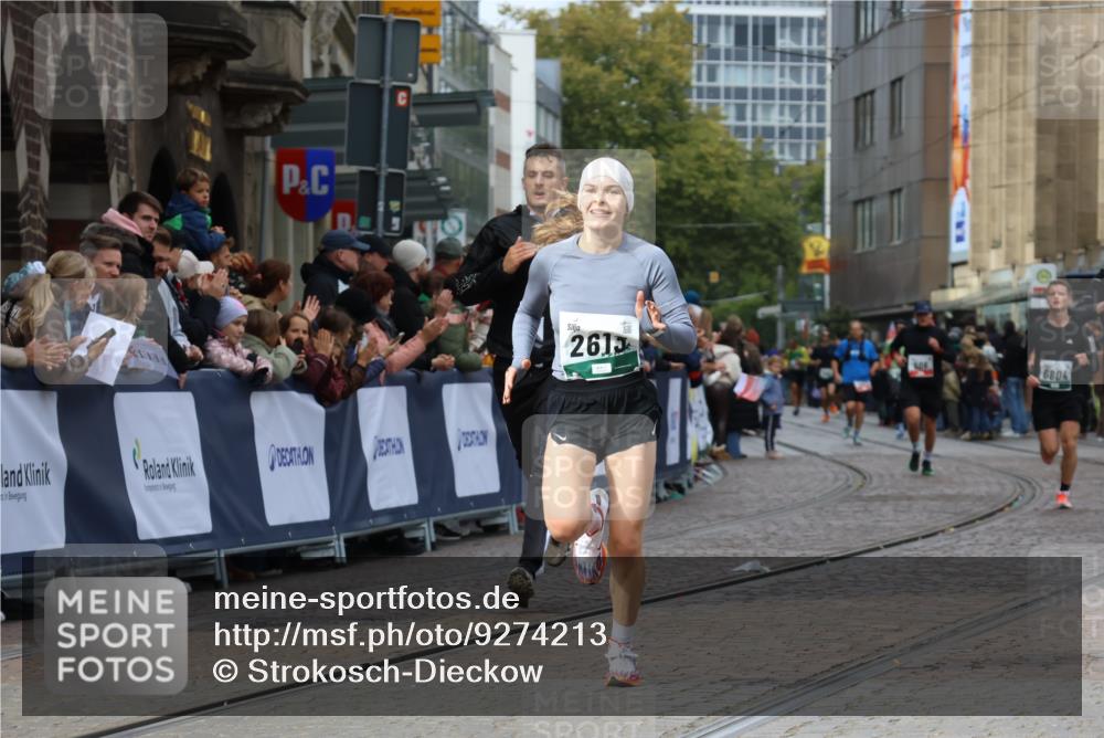 05.10.2025 - 20. swb-Marathon Bremen Strokosch-Dieckow http://msf.ph/oto/9274213 05.10.2025 13:03:40 Ziel 2613, 4617, 4758, 4786, 6804 meine-sportfotos.de