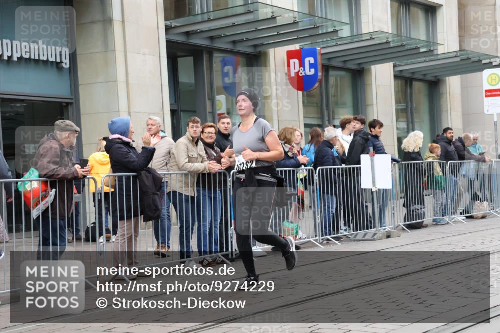 05.10.2025 - 20. swb-Marathon Bremen Strokosch-Dieckow http://msf.ph/oto/9274229 05.10.2025 11:12:10 Ziel 9373, 9374, 9736, 10190, 10282, 10622, 10899, 11085, 11285, 11535, 9373, 9374, 9736, 10190, 10282, 10622, 10899, 11085, 11285, 11535 meine-sportfotos.de