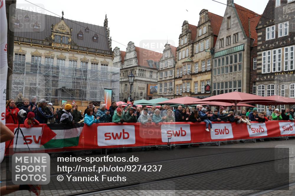 05.10.2025 - 20. swb-Marathon Bremen Yannick Fuchs http://msf.ph/oto/9274237 05.10.2025 12:26:56 Ziel 1493 meine-sportfotos.de