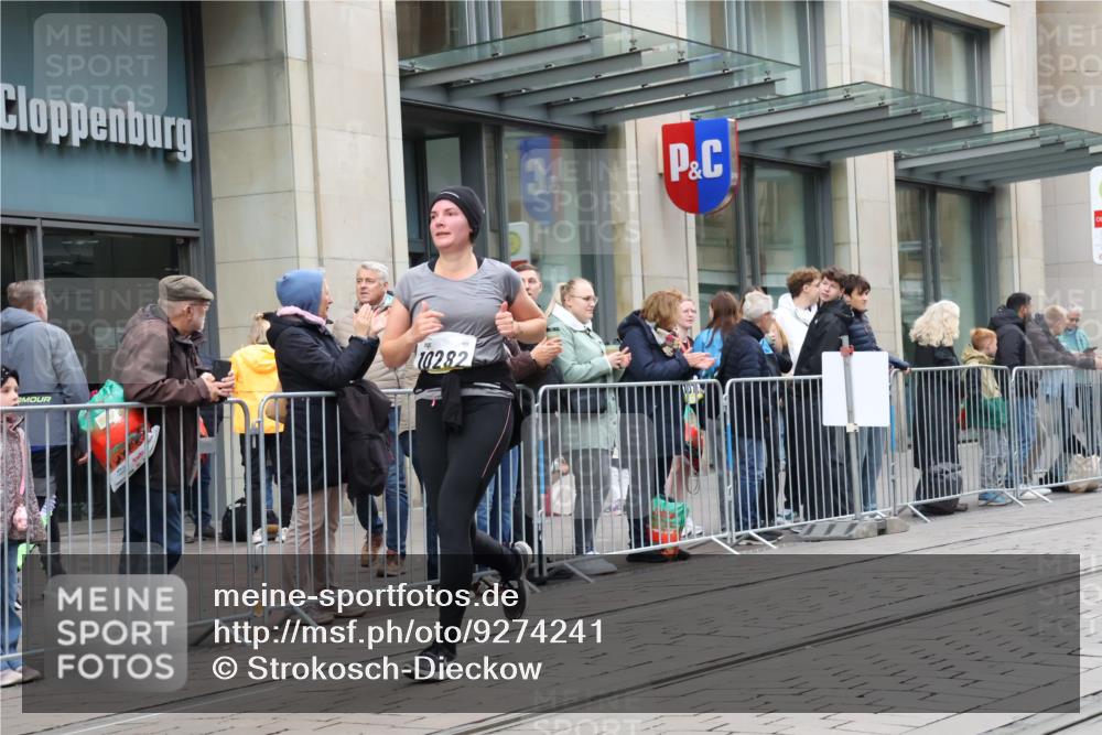 05.10.2025 - 20. swb-Marathon Bremen Strokosch-Dieckow http://msf.ph/oto/9274241 05.10.2025 11:12:10 Ziel 9373, 9374, 9736, 10190, 10282, 10622, 10899, 11085, 11285, 11535, 9373, 9374, 9736, 10190, 10282, 10622, 10899, 11085, 11285, 11535 meine-sportfotos.de