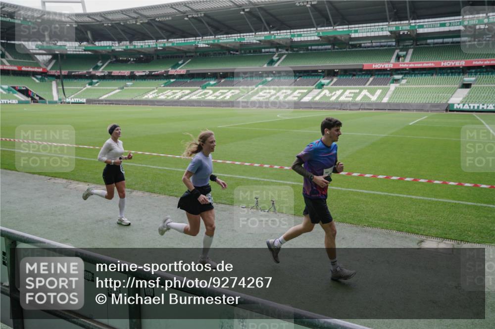05.10.2025 - 20. swb-Marathon Bremen Michael Burmester http://msf.ph/oto/9274267 05.10.2025 12:50:00 Laufen im Stadion 150, 187, 217, 270, 287, 424, 511, 679, 845, 906, 939, 1257, 1388, 1535, 1609, 1707, 1727, 1876, 1904, 2044, 2356, 2721, 3259, 3353, 3544, 3738, 3885, 3960, 4006, 4318, 4367, 4438, 4870, 4938, 5118, 5389, 5873, 5894, 6214, 6216, 6281, 6431, 6619, 6717, 6805, 6877, 7647, 7826, 7963, 7987, 8401, 8536, 8873, 8907, 9118, 1654, 1727, 2119, 2594, 2988, 2990, 3124, 4385, 8216 meine-sportfotos.de