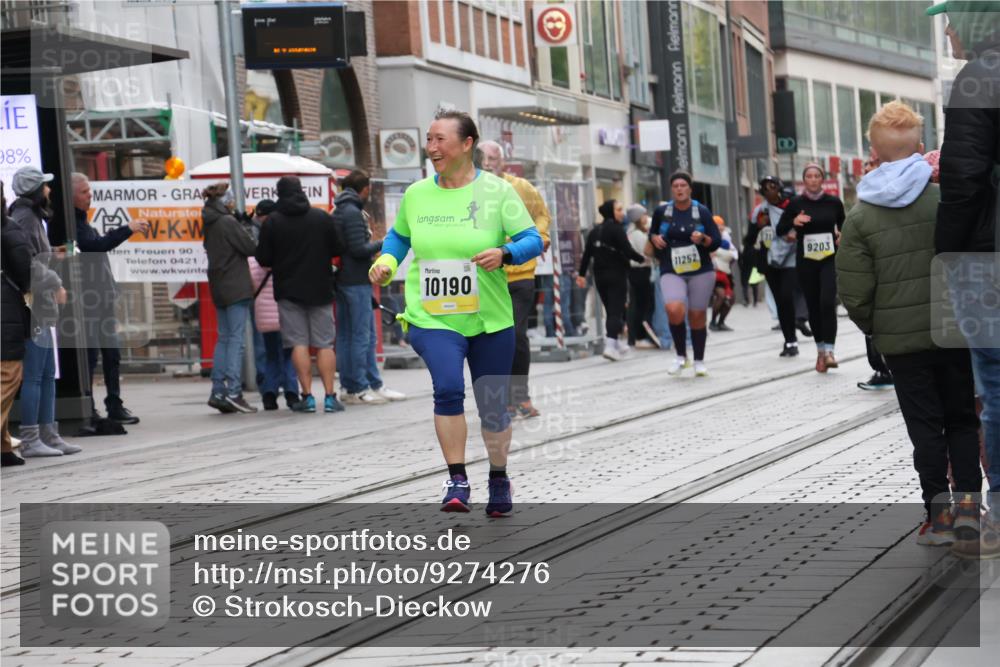 05.10.2025 - 20. swb-Marathon Bremen Strokosch-Dieckow http://msf.ph/oto/9274276 05.10.2025 11:12:23 Ziel 9203, 9736, 10186, 10190, 10282, 11252, 11285, 9203, 9736, 10186, 10190, 10282, 11252, 11285 meine-sportfotos.de