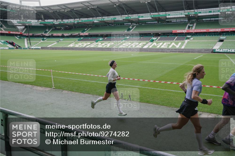 05.10.2025 - 20. swb-Marathon Bremen Michael Burmester http://msf.ph/oto/9274282 05.10.2025 12:50:01 Laufen im Stadion 150, 187, 217, 270, 287, 424, 511, 679, 845, 906, 939, 1257, 1388, 1535, 1609, 1707, 1876, 1904, 2044, 2356, 2721, 3228, 3259, 3353, 3544, 3738, 3885, 3960, 4006, 4318, 4367, 4438, 4870, 4938, 5118, 5389, 5564, 5873, 5894, 6214, 6216, 6281, 6431, 6619, 6717, 6805, 6877, 7647, 7826, 7963, 7987, 8401, 8536, 8873, 8907, 9118, 1654, 1727, 2119, 2594, 2988, 2990, 3124, 4385, 6619, 6877, 8216 meine-sportfotos.de