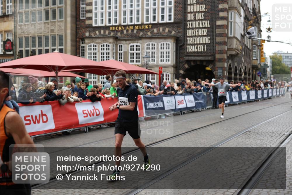 05.10.2025 - 20. swb-Marathon Bremen Yannick Fuchs http://msf.ph/oto/9274290 05.10.2025 12:28:57 Ziel 1113, 1948, 2053, 2159, 2292 meine-sportfotos.de