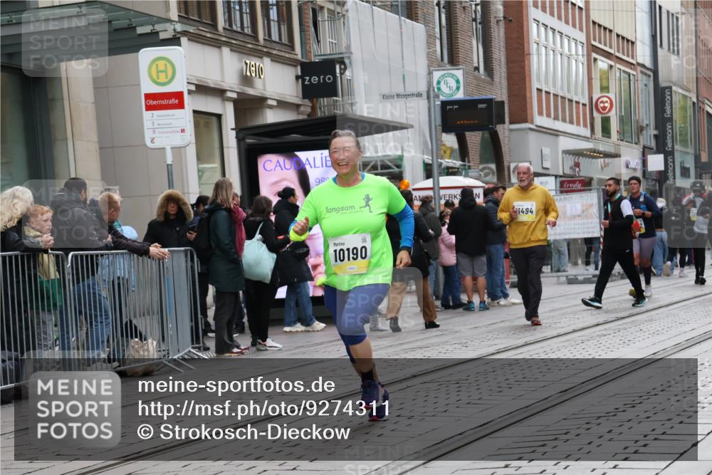 05.10.2025 - 20. swb-Marathon Bremen Strokosch-Dieckow http://msf.ph/oto/9274311 05.10.2025 11:12:25 Ziel 9203, 10186, 10190, 11252, 11285, 9203, 10186, 10190, 11252, 11285 meine-sportfotos.de
