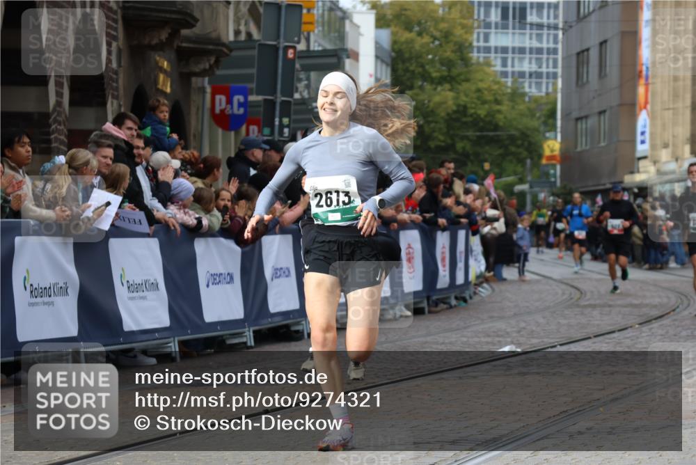 05.10.2025 - 20. swb-Marathon Bremen Strokosch-Dieckow http://msf.ph/oto/9274321 05.10.2025 13:03:40 Ziel 2613, 4617, 4758, 4786, 6804 meine-sportfotos.de